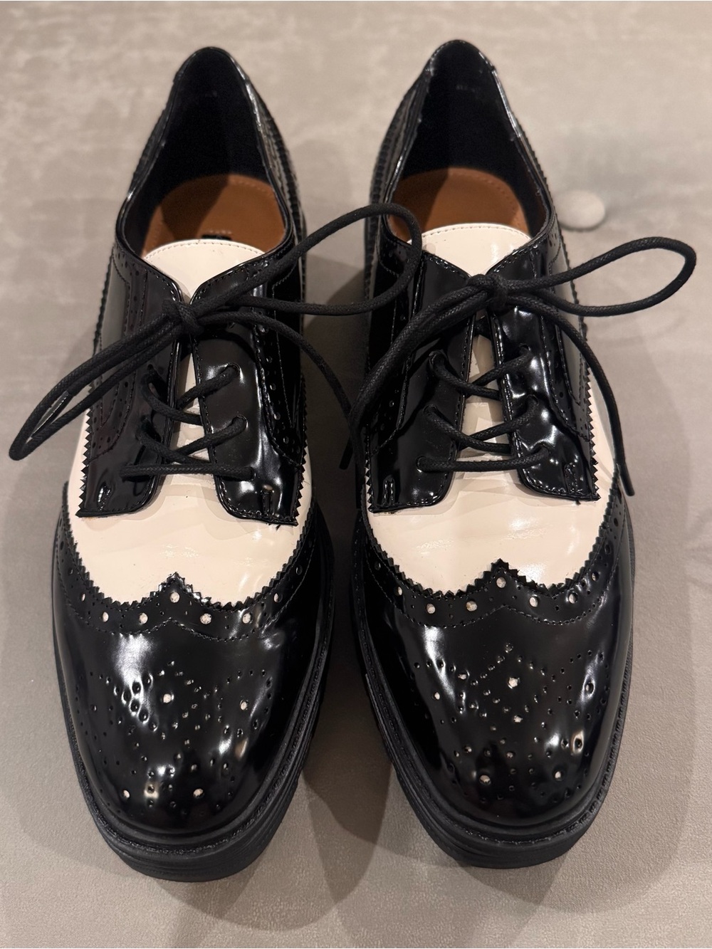 Nine West Women’s Size 9 Black & White Patent Wingtip Oxford Platform Shoes NWOT